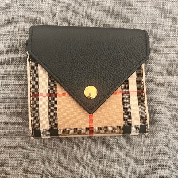 Burberry wallet - Picture 2 of 5